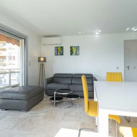 Modern Croisette&palm * Cannes